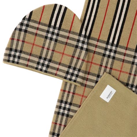 burberry scarf and hat set|Burberry wool scarf.